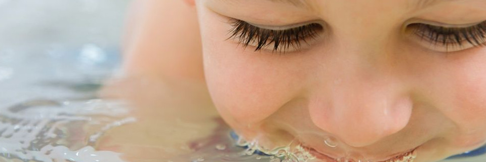 Влияет ли жесткая вoдопроводная вода на риск появления экземы у младенцев?
